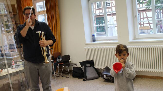 Die Trompete wird coronabedingt durch ein Ersatzinstrument ersetzt.  FOTO: SPIESS