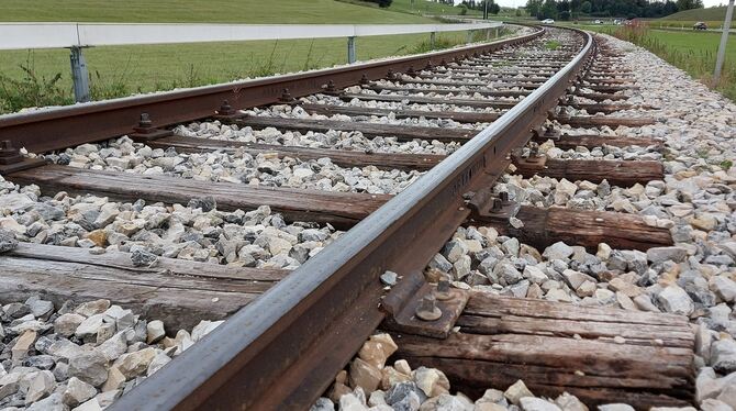 Die Bahn-Strecke zwischen Engstingen und Gammertingen ist verwaist. Nach dem Start im Dezember 2019 hat die Schwäbische Alb-Bahn Die Bahn-Strecke zwischen Engstingen und Gammertingen ist verwaist. Nach dem Start im Dezember 2019 hat die Schwäbische Alb-Bahn