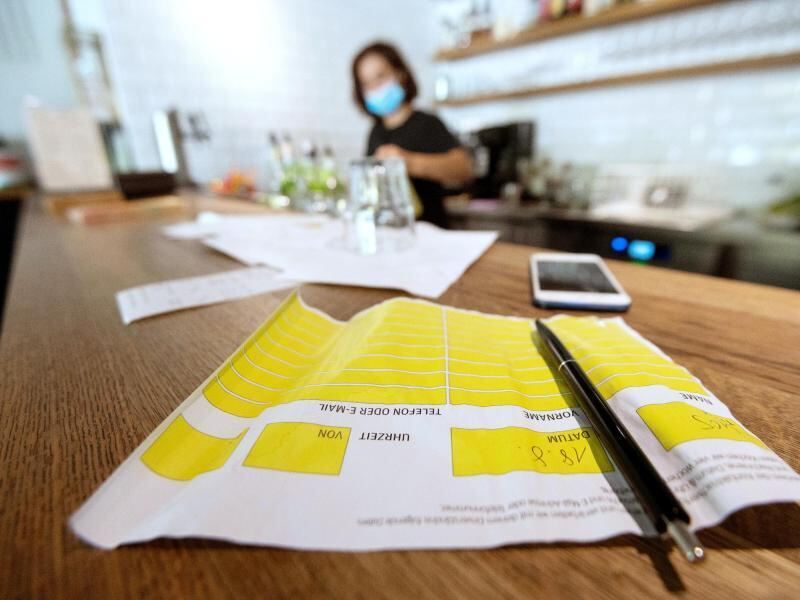 Neue Auflagen für Feiern und Kneipengäste, Trump ist ...