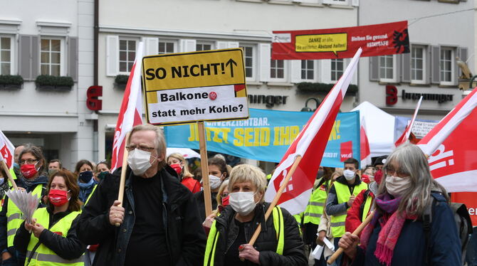 »So nicht«, da sind sich die Demonstranten auf dem Marktplatz einig.