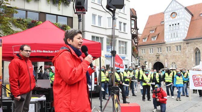 Sylvia Bühler vom Verdi-Bundesvorstand fordert mehr Wertschätzung für die Beschäftigten.