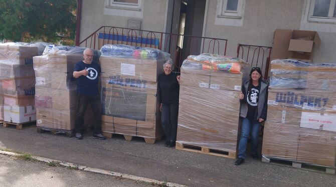 Der erste Schwung warmer Sachen ging jetzt nach Griechenland.