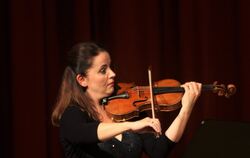 Die lettische Geigerin Baiba Skride spielte mit ihren Kammermusikpartnern in der Bad Uracher Festhalle Werke von Beethoven und B