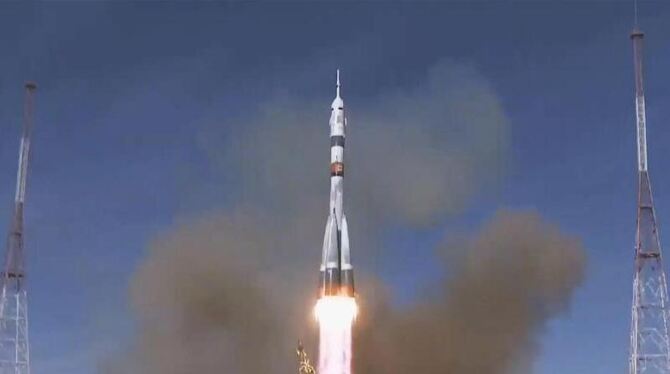 Drei Raumfahrer zur ISS