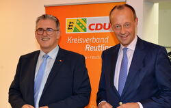 Der Reutlinger CDU-Bundestagsabgeordnete Michael Donth (links) freut sich, dass er Friedrich Merz nach zwanzig Jahren wieder in 