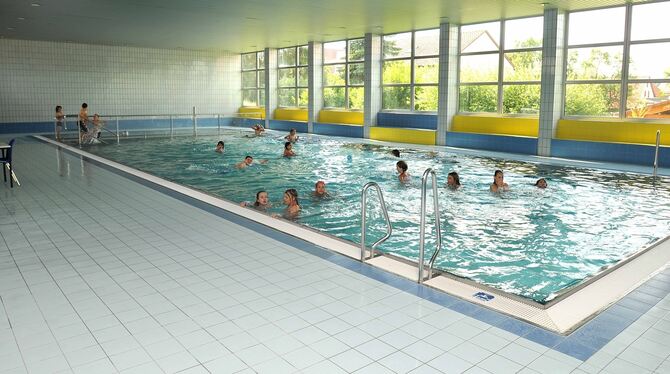 Das Lehrschwimmbecken in Kirchentellinsfurt muss dringend saniert werden. Die Gemeinde fährt nun zweigleisig bei der Finanzierun