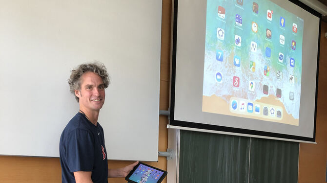 Marcus Fuhrich, stellvertretender Leiter des HAP-Grieshaber-Gymnasiums in Reutlingen-Rommelsbach, ist überzeugt von der digitale