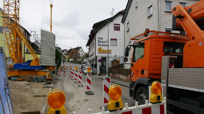 Auch ohne Baustelle herrscht in der Heerstraße in Mittelstadt drängende Enge. Trotzdem gilt dort Tempo 50 – sehr zum Missfallen