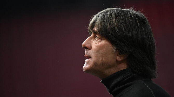 Erlebte schon bessere Zeiten: Bundestrainer Joachim Löw. FOTO: GAMBARINI/DPA