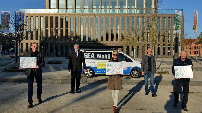 Mitglieder des Lions-Club Reutlingen – (von links) Michael Junger, Martin Lenz, Hans Hammann, Wolfgang Mierzwa – und GEA-Redakte Mitglieder des Lions-Club Reutlingen – (von links) Michael Junger, Martin Lenz, Hans Hammann, Wolfgang Mierzwa – und GEA-Redakte