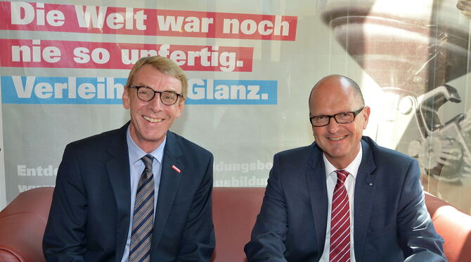 Präsident Harald Herrmann (links) und Hauptgeschäftsführer Joachim Eisert von der Handwerkskammer Reutlingen. ARCHIVFOTO: MEYER