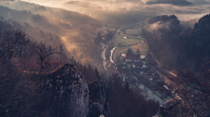 Blick von der Burg Hohengundelfingen.