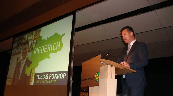 Kandidatenvorstellung vor der Wahl in Riederich: Tobias Pokrop stellt sich, sein bisheriges Wirken als Amtsinhaber und einzigem