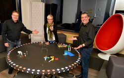 Im Spielzimmer des »Innoports« (von links): Markus Flammer, Andrea Mettenberger und Bernd Kollmann. FOTO: NIETHAMMER