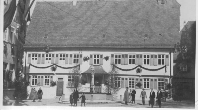 So sah das Rathauses 1937 aus.  FOTO: STADTARCHIV/BURGEMEISTER