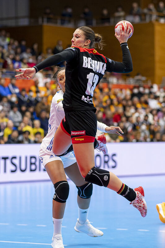 ExMetzingerin Julia Behnke spricht über ihre Zeit in Russland und