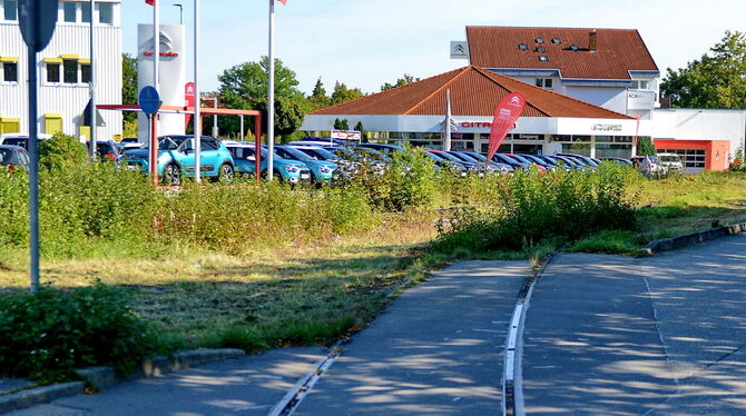 Die Gleise liegen noch in Betzingen: Die alte Trasse der Gönninger Bahn, die auch durch die Auchtertstraße führte, könnte reakti