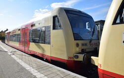 Der neue Fahrplan betrifft auch Züge der Hohenzollerischen Landesbahn. Foto: Lenschow