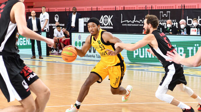 Isaiah Crawley und die Tigers Tübingen waren auch den Artland Dragons unterlegen. FOTO: PIETH Isaiah Crawley und die Tigers Tübingen waren auch den Artland Dragons unterlegen. FOTO: PIETH