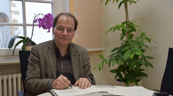 Seit mehr als sechs Monaten hat er einen Arbeitsplatz im Rathaus: Für sein Engagement im Dienst der Stadt hat der Pfullinger Gem