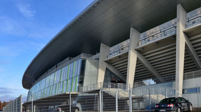 Auf dem Reutlinger Kreuzeichestadion ruhen Hoffnungen.  FOTO: NIETHAMMER
