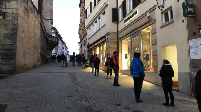 Großer Andrang bei Corona-Schnelltestaktion in Tübingen.