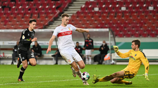 Sasa Kalajdzic erzielte mit seinem frühen Treffer gegen den Lokalrivalen Freiburg für das Tor des Abends.  FOTO: MURAT/DPA