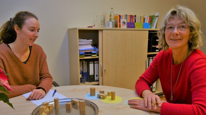 Sina Wandel (links) und Florence Wetzel helfen mit der Beratungsstelle »Häusliche Gewalt« beim Diakonieverband Opfern und Tätern