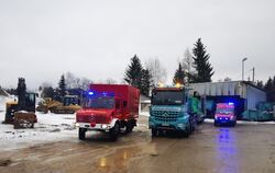 Ein kleiner Konvoi mit Hilfsgütern hat sich auf den Weg gemacht, um Erdbebenopfern zu helfen. FOTO: PRIVAT