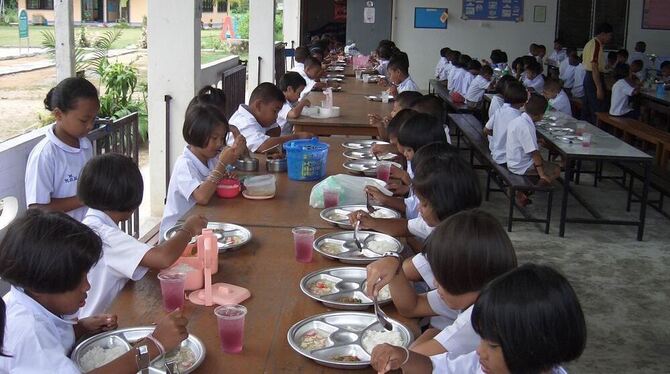 Glück nach dem großen Unglück: Tablamus Kinder haben seither eine neue Schulkantine samt Küche und sanitären Einrichtungen. Inzw