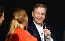 Bereits im März vergangenen Jahres war ZDF-Moderator Claus Kleber zu Gast in Reutlingen, um mit den Schülern und Schülerinnen de