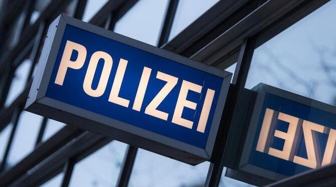 Schriftzug »Polizei«