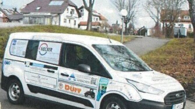 Das Bürgerauto von Walddorfhäslach fährt Menschen, die einen Termin im Kreisimpfzentrum haben nach Reutlingen. FOTO: GEMEINDE Das Bürgerauto von Walddorfhäslach fährt Menschen, die einen Termin im Kreisimpfzentrum haben nach Reutlingen. FOTO: GEMEINDE