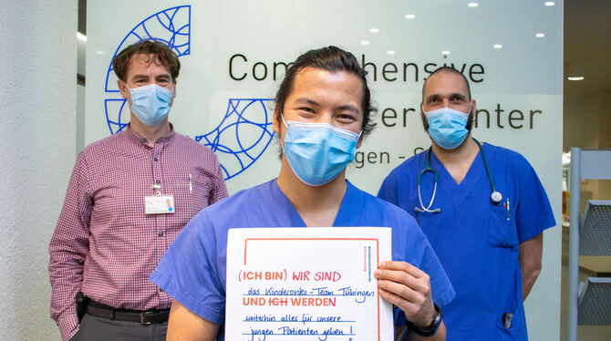 Sie legen sich für ihre kleinen Patienten ins Zeug, auch bei der Weltkrebstag-Aktion: das Onko-Team der Kinderklinik.  FOTO: VIT