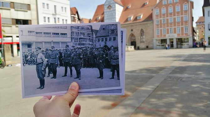 Dieses alte Schwarz-Weiß-Foto zeigt einen Aufmarsch der Nationalsozialisten auf dem Reutlinger Marktplatz. Damit diese Zeit nich