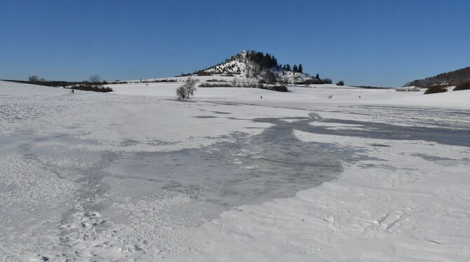 Gefrorener Salmendiger See