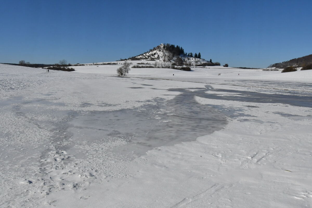 Gefrorener Salmendiger See