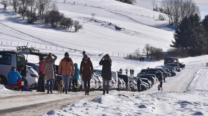 An der Winterarena inHolzelfingen herrschte reges Treiben
