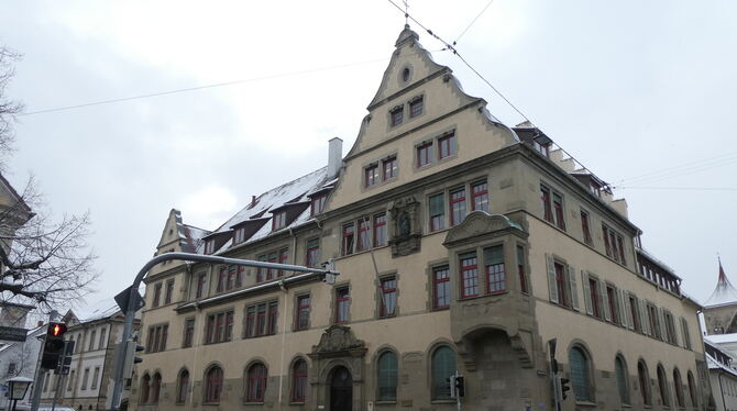 Noch kein Urteil: Ein Angeklagter muss sich vor dem Amtsgericht in Reutlingen wegen Freiheitsberaubung, Nötigung und Körperverle