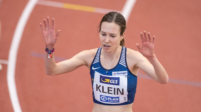 Hanna Klein (LAV Stadtwerke Tübingen) freut sich über ihren Sieg bei den deutschen Meisterschaften über 3000 Meter.   FOTO: THI