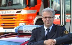 Nach über 30 Jahren im Kommandantenamt naht für Feuerwehrchef Harald Herrmann der Ruhestand. FOTO: STADT