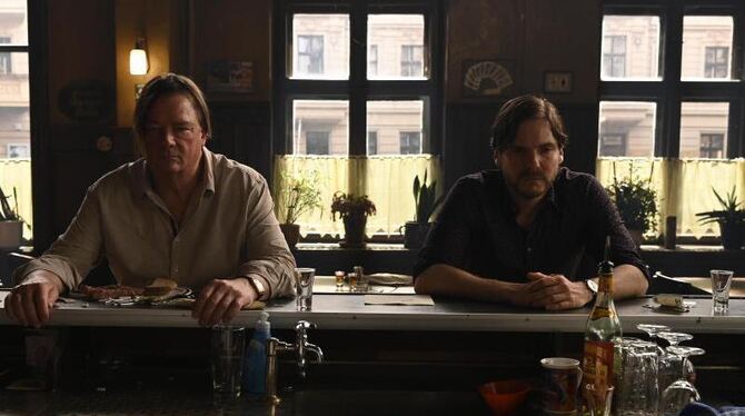 »Nebenan« »Nebenan«