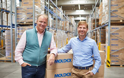 Roman (links) und Torben Skov sind die Geschäftsleiter von Moldex in Walddorfhäslach.