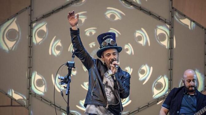 Love of Lesbian Love of Lesbian