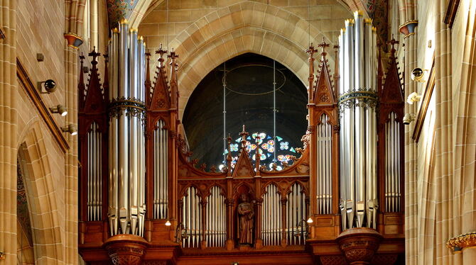 Ein echter Schatz: Die symphonische Rieger-Orgel soll auf Spendenbasis runderneuert und erweitert werden. FOTOS: NIETHAMMER