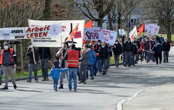 Demonstrationszug bei Kion in Reutlingen-Mittelstadt. FOTO: NIETHAMMER