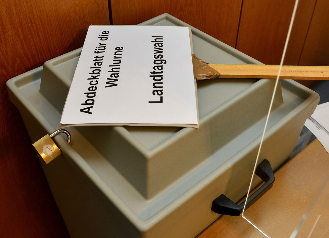 Stadt-1403-32  Sofi Rathaus-Niethammer