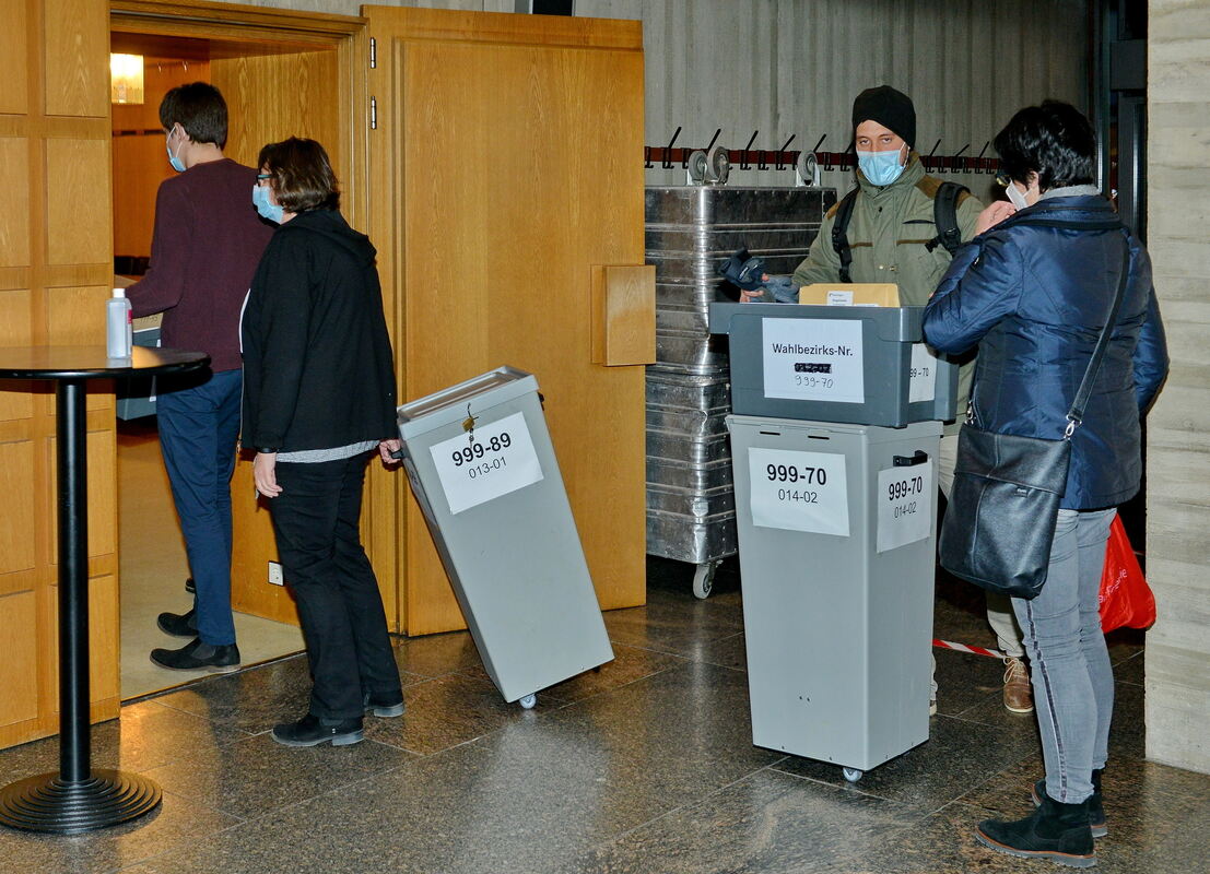 Stadt-1403-55Auszählung Rathaus-Niethammer
