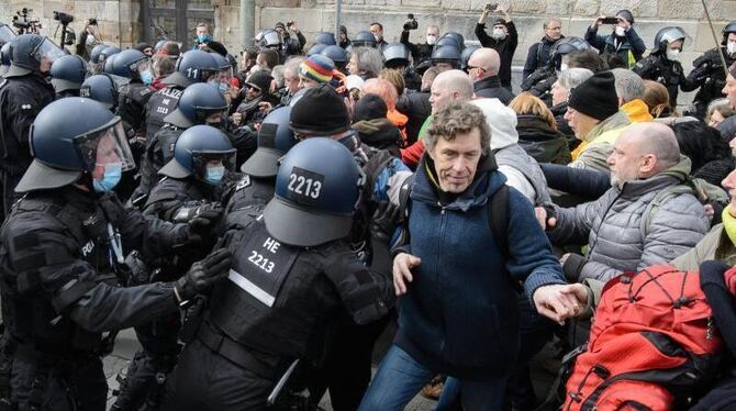 Demonstration gegen Corona-Einschränkungen - Kassel Demonstration gegen Corona-Einschränkungen - Kassel