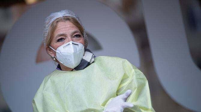 Lisa Federle Notärztin Lisa Federle spricht in Tübingen bei einer Schulung über Schnelltests für Erzieherinnen.